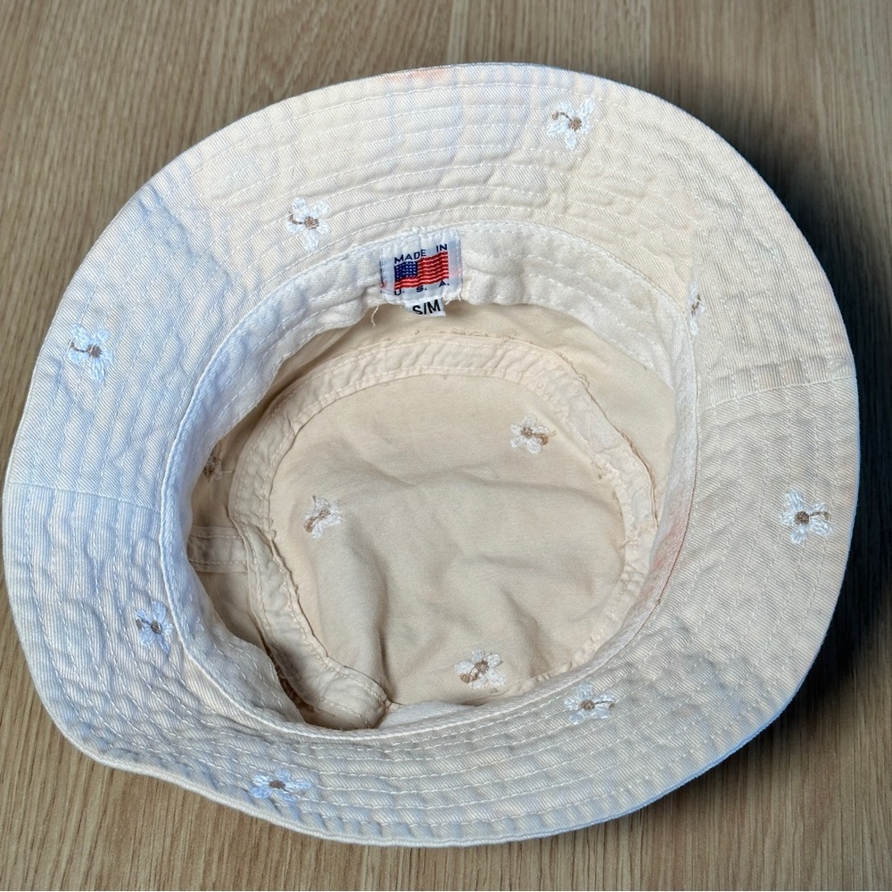 RARE Cherry LA Mountain Wear Bucket Hat in blush - Picture 7 of 8